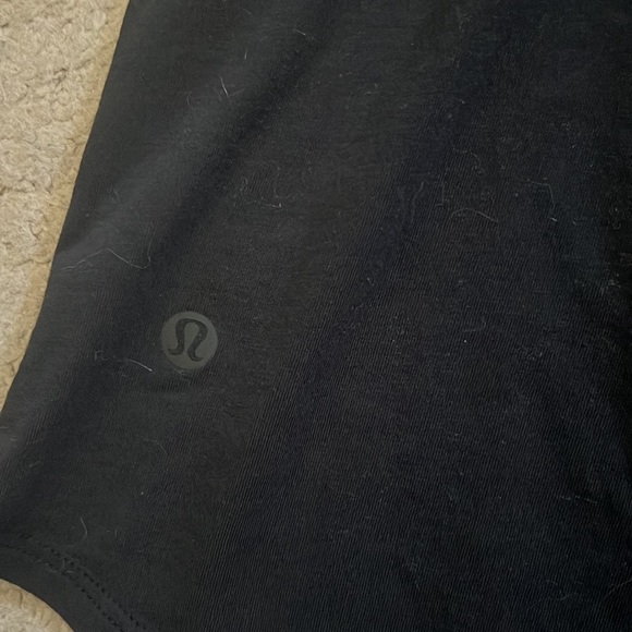 LIKE NEW Lululemon Tank l Size 4 - Picture 4 of 4